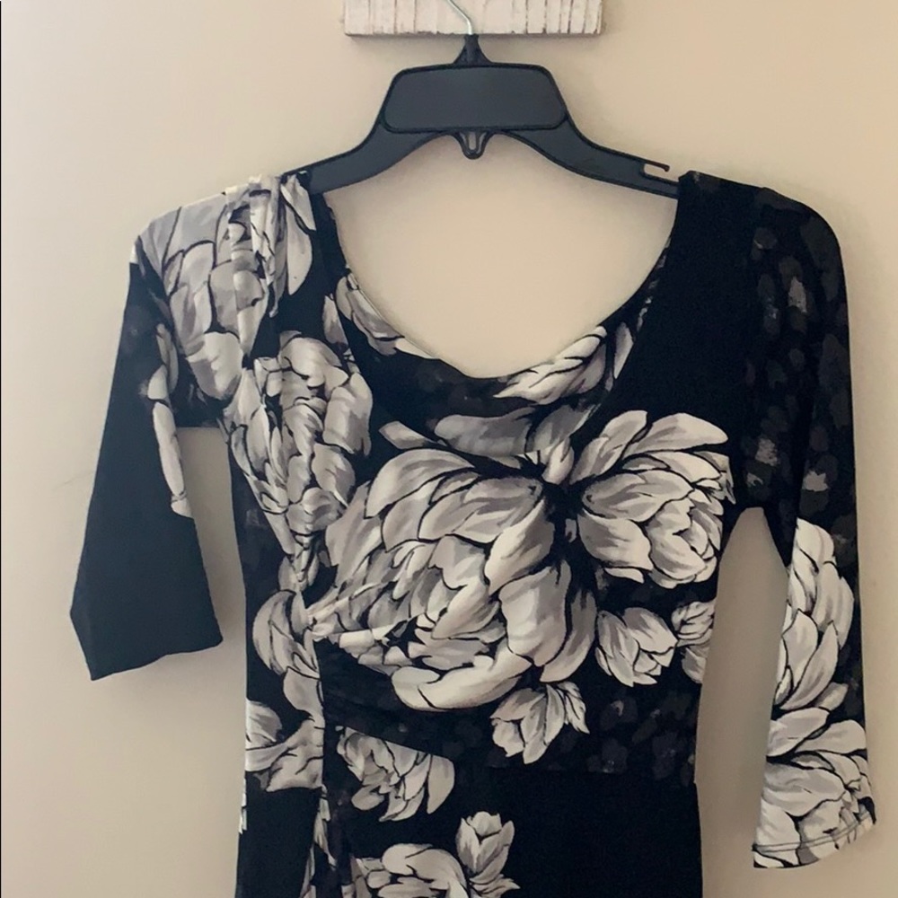 Dress - Picture 2 of 3